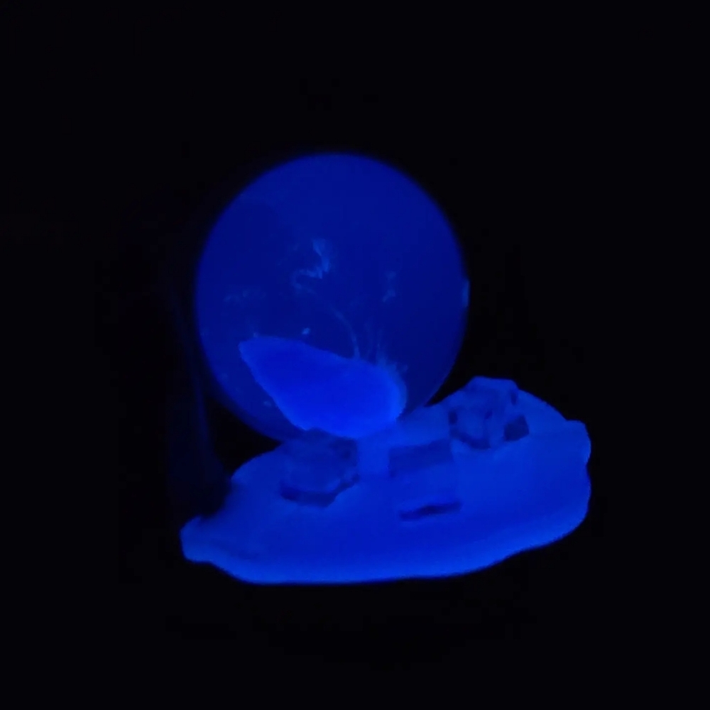 Custom Spilled Lean Display - Picture 5 of 7